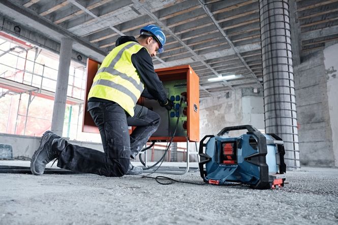 Hovedbilde Bosch radio GPB 18VH-6 SRC