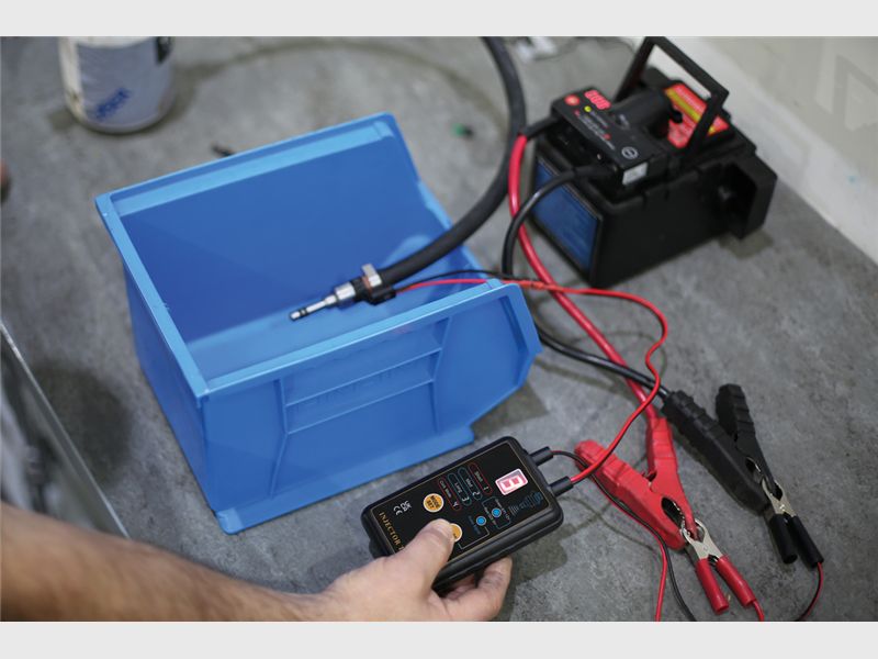 Insprøytningsdyse tester 5 og 12V bensidyser 8374